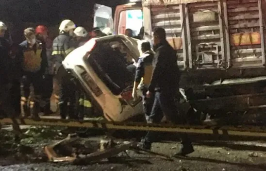 İzmit'te korkunç kaza, 3 kişi hayatını kaybetti