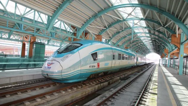 5 vagona düşürülen tren bile boş gidiyor