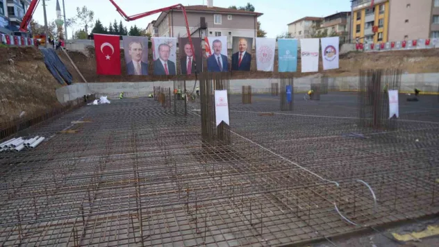 Bakan Bak: Türkiye şu anda spor tesisi devrimi yaşıyor