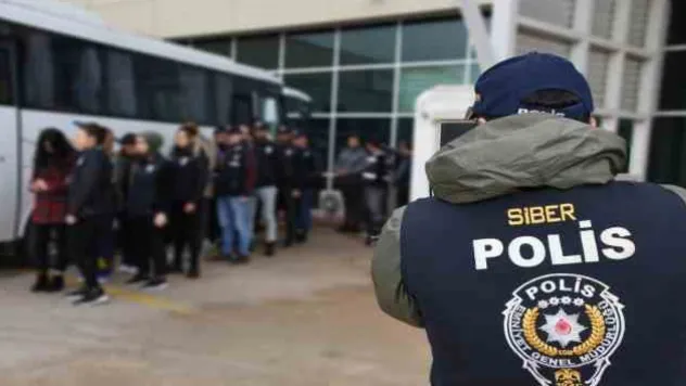 Bakan duyurdu: 24 ilde siber suçlara yönelik operasyon