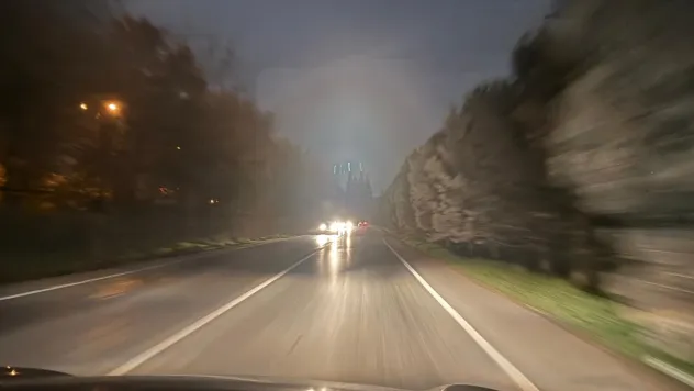 Bu cadde sürücüler için tehlike yaratıyor