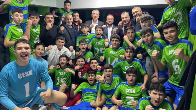 U-16 Futbol Takımı şampiyon oldu