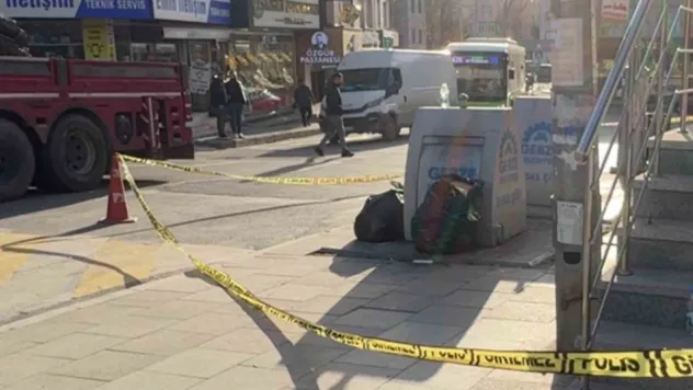 Kaldırımda yürüyen kişiye silahlı saldırı: Yaralılar var