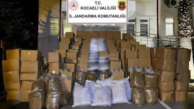 Kocaeli'de 6,3 milyon liralık makaron ve tütün ele geçirildi