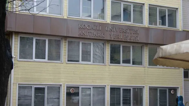 Depreme dayanıklı olmadığı için mühürlendi