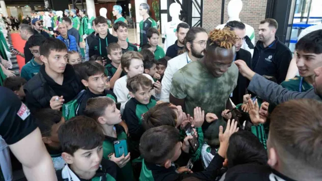 Kocaelispor'un yıldızı Dan Agyei'ye sevgi seli
