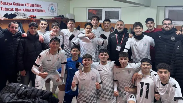 Körfez Gençlerbirliği, U-18 Ligi'nde liderliğe yükseldi