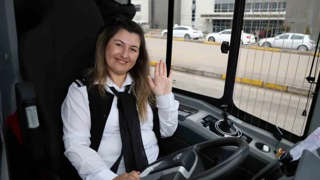 Öğretmenliği bıraktı, otobüs direksiyonuna geçti