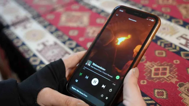 Söz yazarı genç kadının Türkmenistan'a uzanan telif takibi