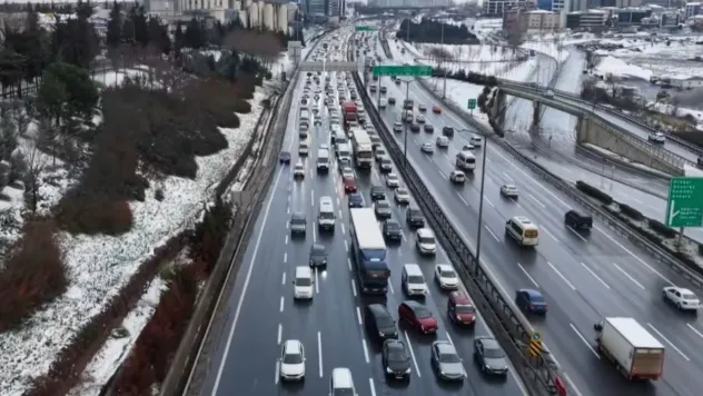 TEM Otoyolu'nda trafik havadan görüntülendi