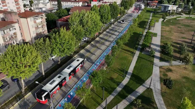 Türkiye'de ikinci şehir Sakarya oldu: Metrobüsler ilk seferini yaptı