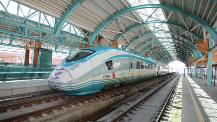 5 vagona düşürülen tren bile boş gidiyor