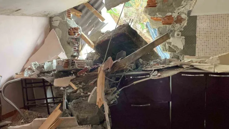 İstinat duvarı çökünce ortalık savaş alanına döndü