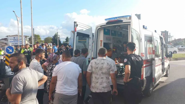 Ambulans geç geldi diye polise saldırdılar