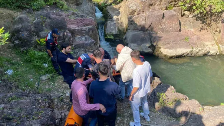 16 yaşındaki çocuk mesire alanında girdiği derede boğuldu