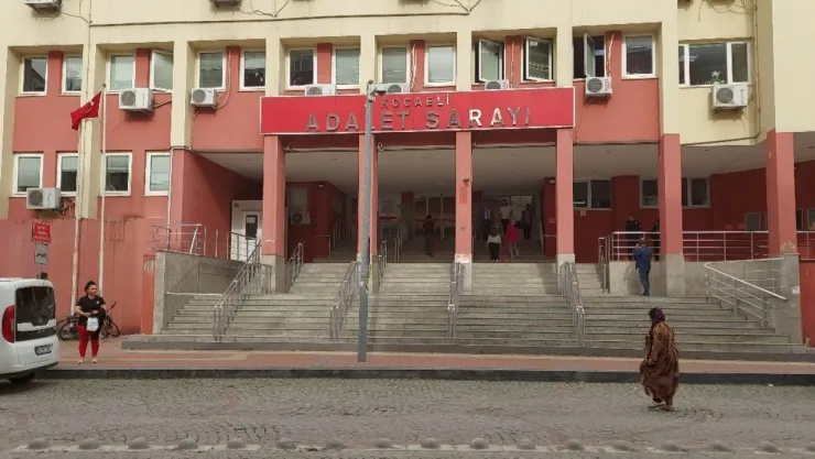 2 kız çocuğunu taciz ettiği iddiasıyla yargılanıyor