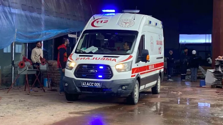 3 metre derinliğindeki boş akvaryuma düştü