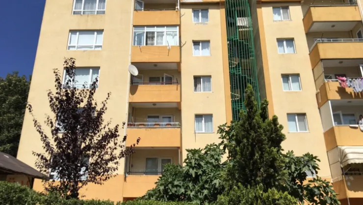 5. kattan düşen 3 yaşındaki çocuk yaşam savaşı veriyor