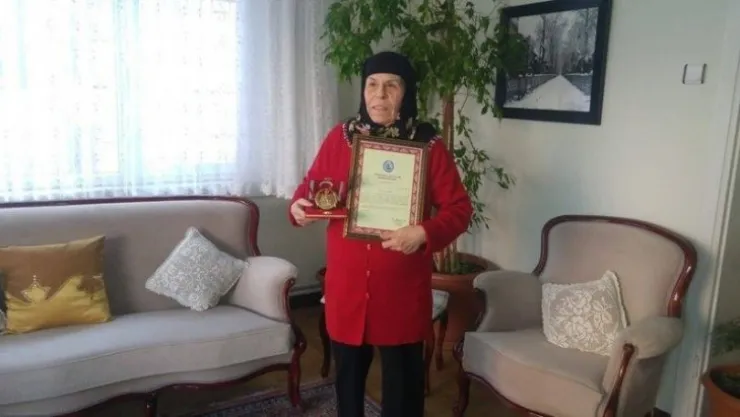 73 yaşındaki kadın ev ve dükkanını Mehmetçik Vakfı'na bağışladı 