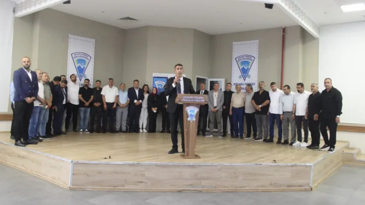 Ağrılılar derneğine salon dar geldi