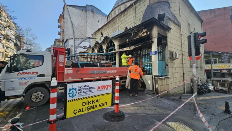 Akça Camii ibadete yeniden açıldı