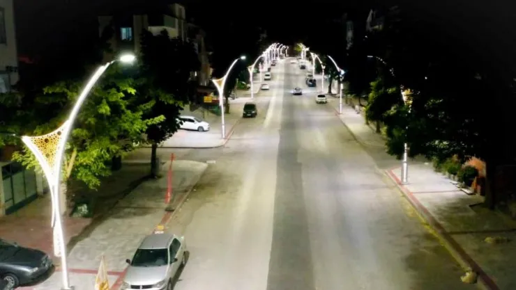 Akşemsettin Caddesi ışıl ışıl