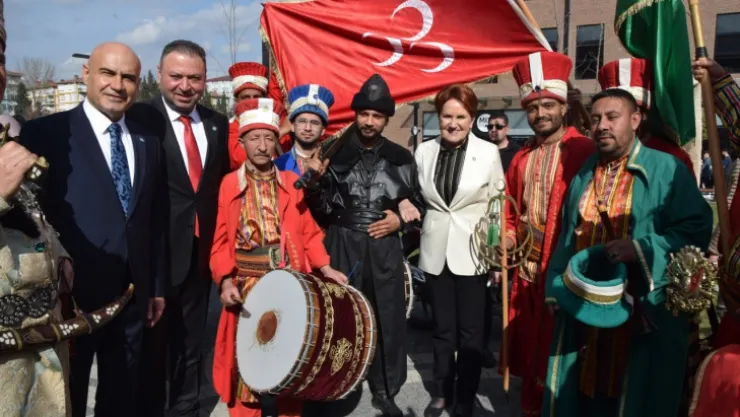 Akşener: 2028'de herkesin eteği tutuşacak