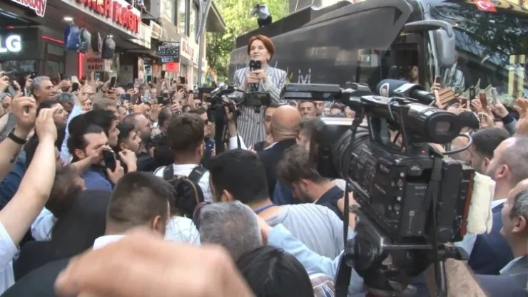 Akşener'in esnaf ziyareti öncesi arbede
