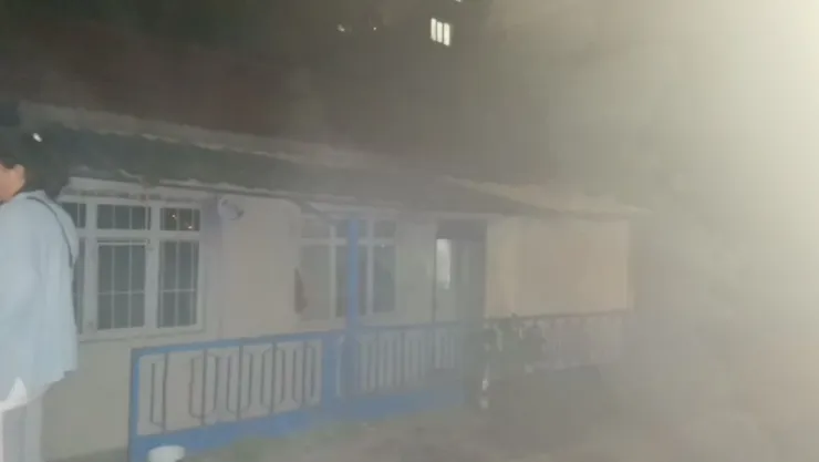 Ocakta unutulan yemek yangın çıkardı