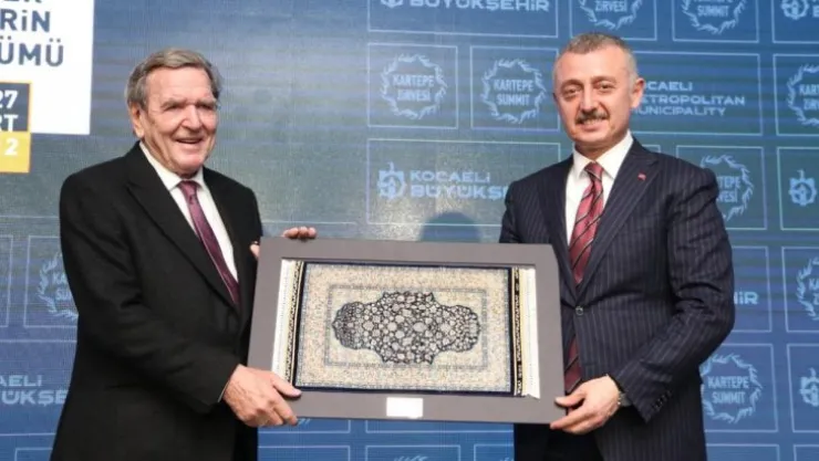 Almanya'nın eski Şansölyesi Schröder Kocaeli'de