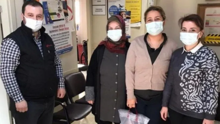 Altınoluk Pastaneleri sağlıkçıları unutmadı