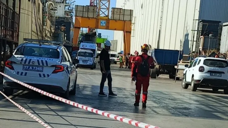Altınova'da tersanede üzerine vinç düşen işçi hayatını kaybetti