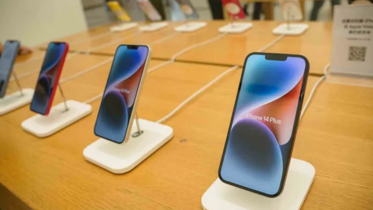 Apple, 200 milyar dolar kaybetti