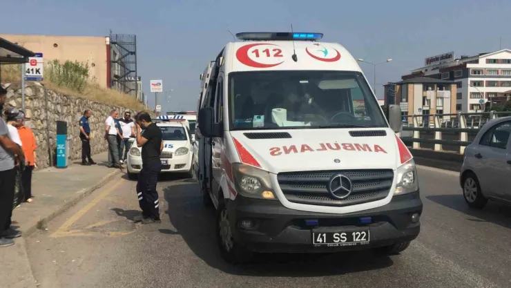 Ani fren yaptı, 2 yolcu yaralandı