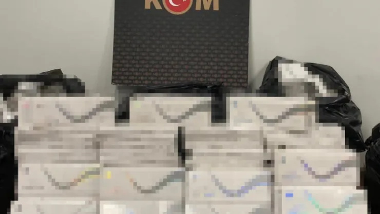 Aracın tabanına zulalanmış halde bulundu