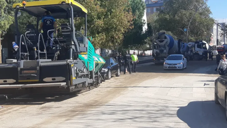 Araçlar bugün, asfalt Pazartesi