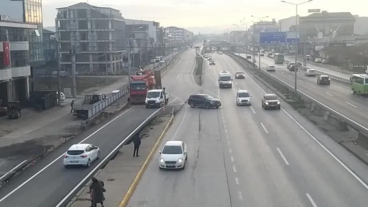 Kocaeli'de araçlar ters şeritten gidiyor
