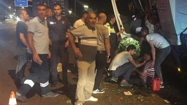 Araçtan kaçarken Tüpraş'ın tel örgülerine girdi