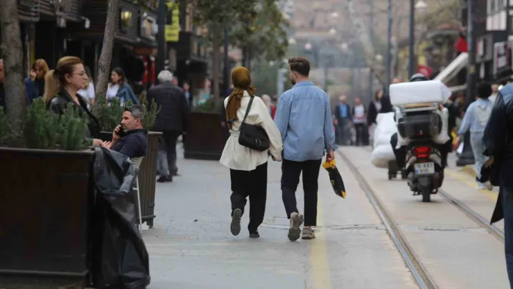 Artık düğünde takılan takılar avukatın