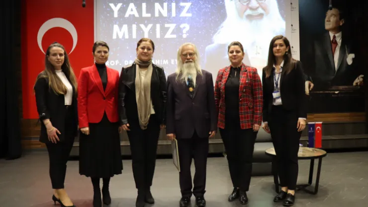 Astronomi profesörü Bilnet'te