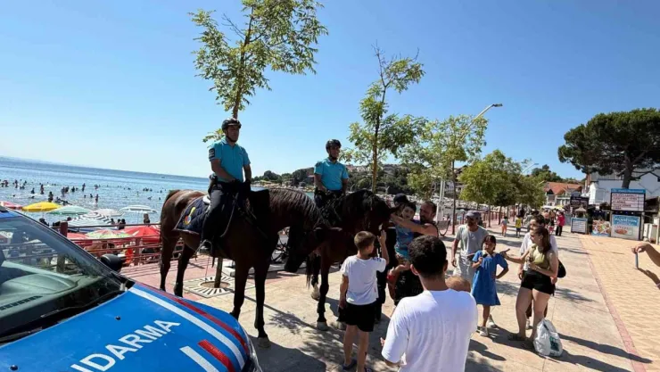 Atlı jandarma timleri orman yangınlarına ve boğulmalara karşı görevde