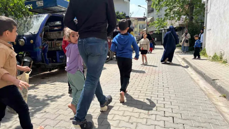 Ayakkabısız kaçtılar