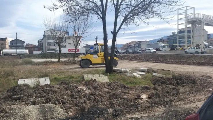 Aylardır beton bloklar duruyor