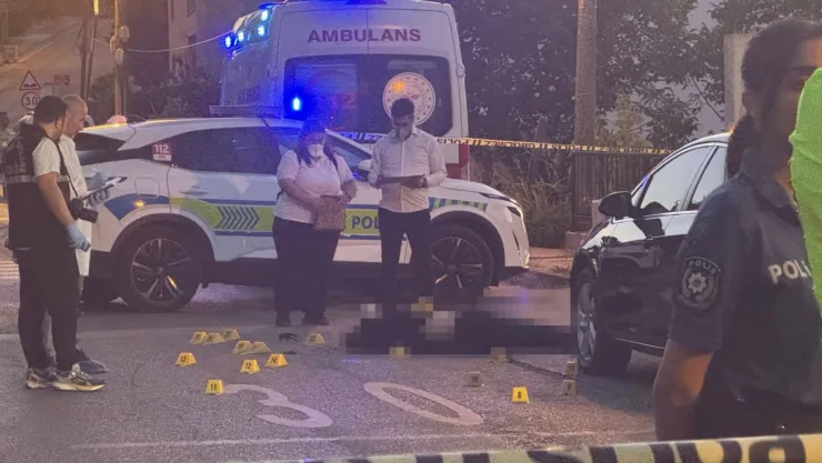 Baba ile oğlu sokak ortasında  öldürüldü