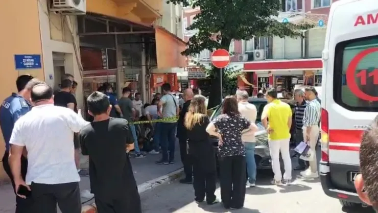 2 diş hekimini bacaklarından vurdu