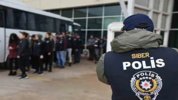 Bakan duyurdu: 24 ilde siber suçlara yönelik operasyon