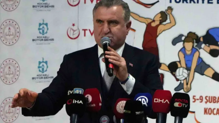 Bakan Osman Aşkın Bak: Voleybolda zirveye yürüyen Türkiye var