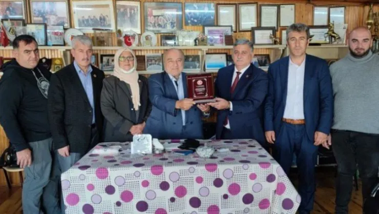Başiskele'nin Muhtarları Pahlivan'ı ziyaret etti