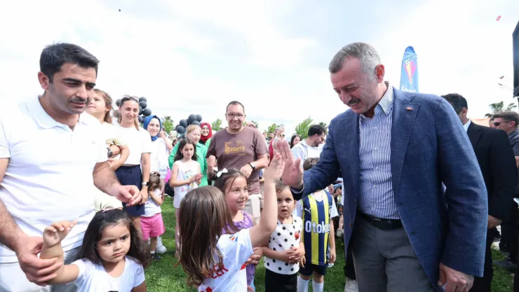Başkan Büyükakın, babalar ve çocuklarla Sekapark'ta buluştu