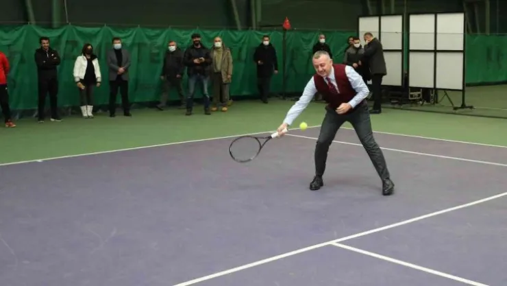 Büyükakın'dan tenis kortları müjdesi